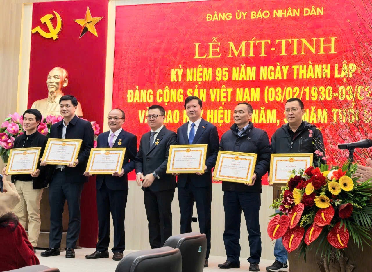 Đảng bộ Công ty In Báo Nhân Dân Hà Nội đạt danh hiệu "Hoàn thành xuất sắc nhiệm vụ" năm 2024
